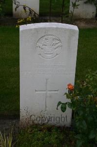 Dozinghem Military Cemetery - Knight, James